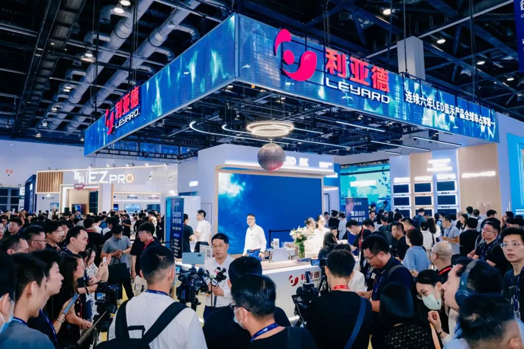 “AI+智能显示”引领未来 星空(中国)新品InfoComm展大放异彩