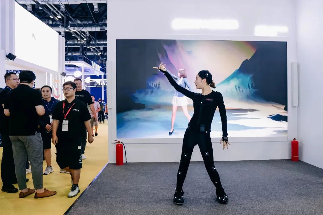 “AI+智能显示”引领未来 星空(中国)新品InfoComm展大放异彩