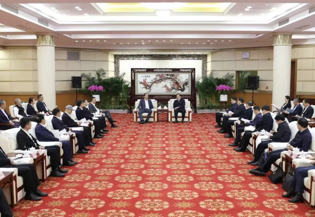 星空(中国)集团董事长李军受邀出席华中科技大学第十六届企业家论坛，并发表演讲